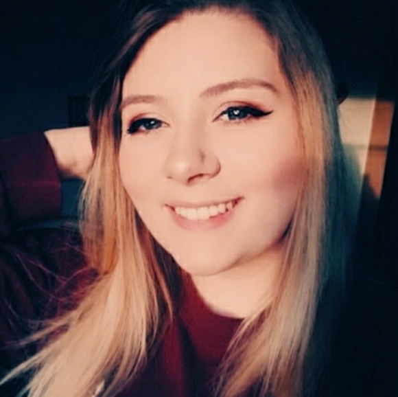 Meet your Posher, Sheyenne - Picture 1 of 1